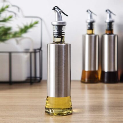 500ml Stainless Covered Oil Dispenser